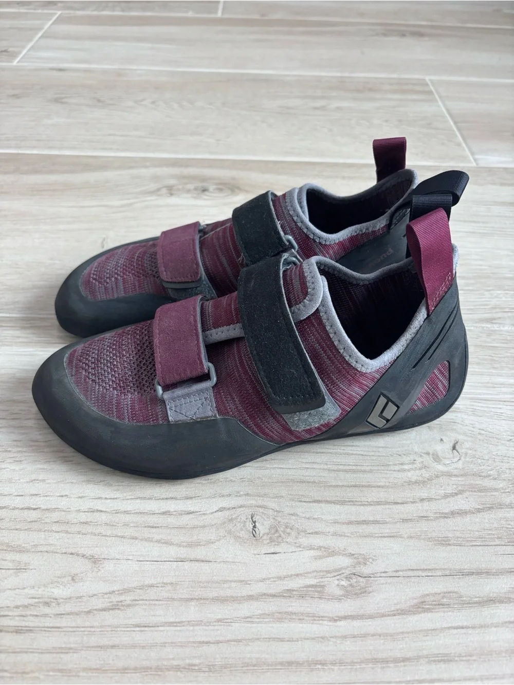 Black Diamond Momentum Climbing Shoes in Merlot Women’s Size 9.5
